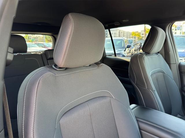 new 2025 Jeep Grand Cherokee car, priced at $35,925
