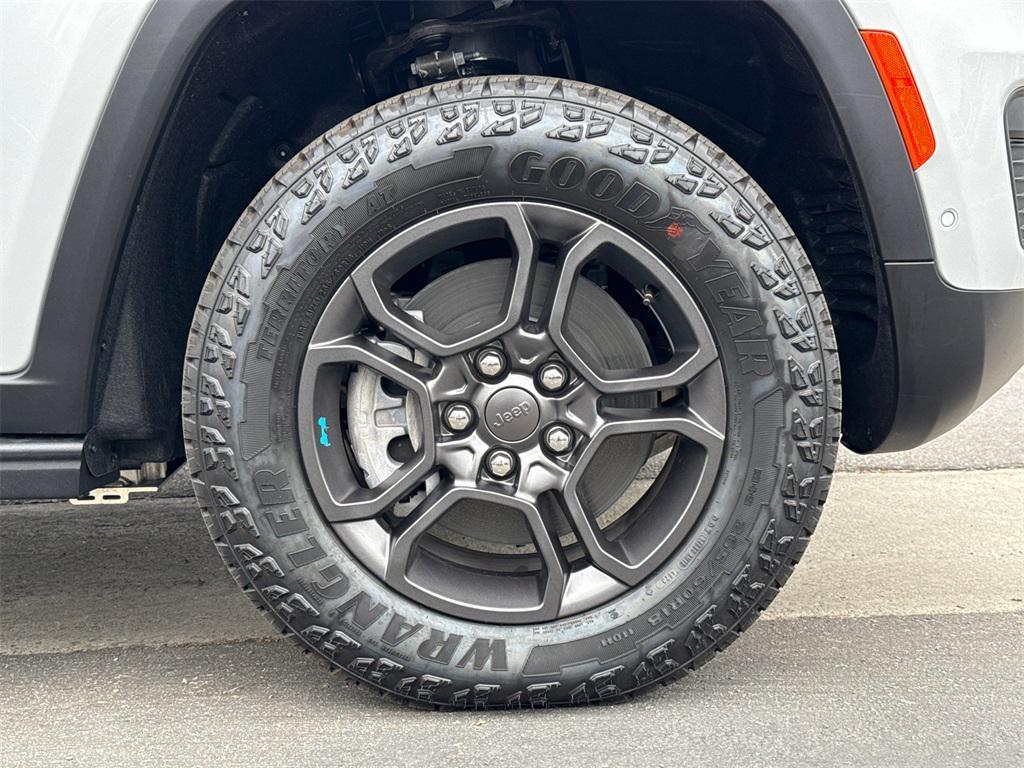 new 2025 Jeep Grand Cherokee 4xe car, priced at $69,175