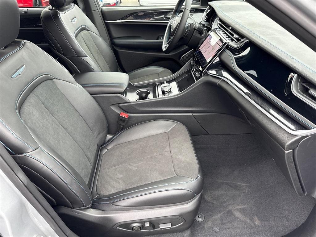 new 2025 Jeep Grand Cherokee 4xe car, priced at $69,175