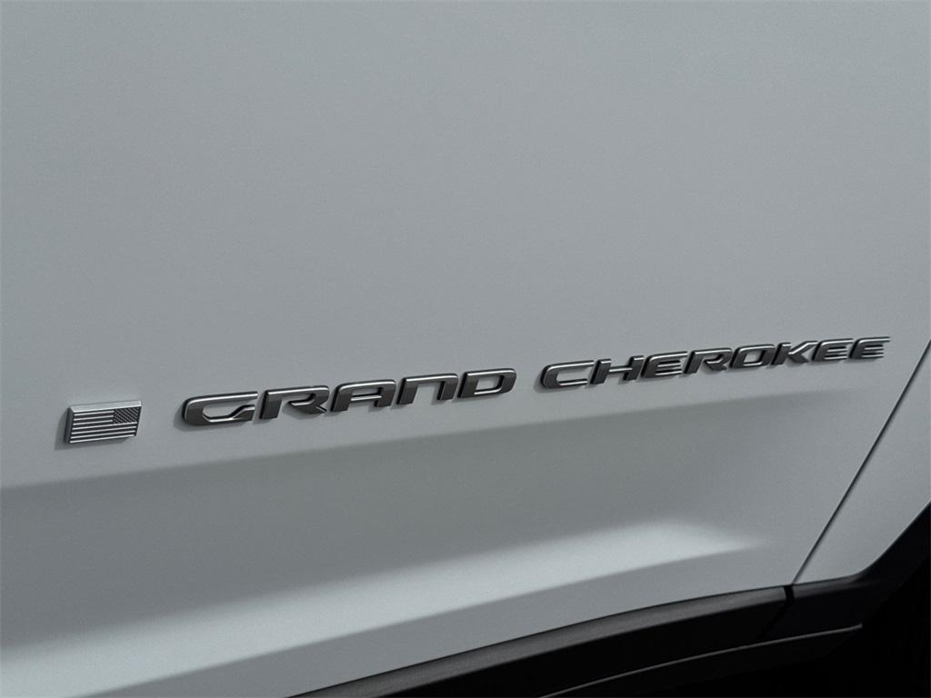 new 2025 Jeep Grand Cherokee car, priced at $44,925