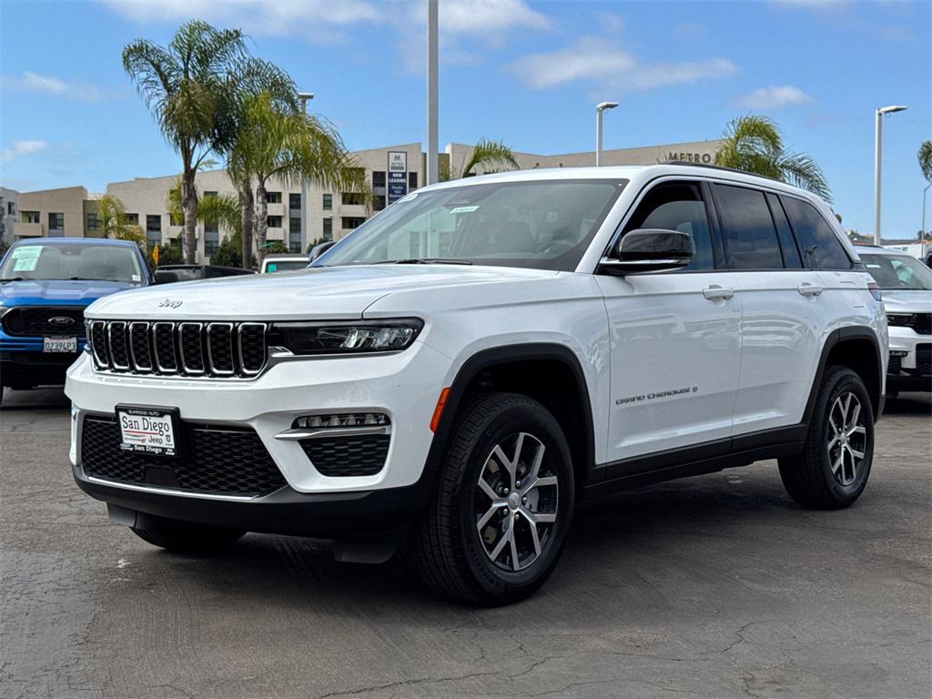 new 2025 Jeep Grand Cherokee car, priced at $44,925