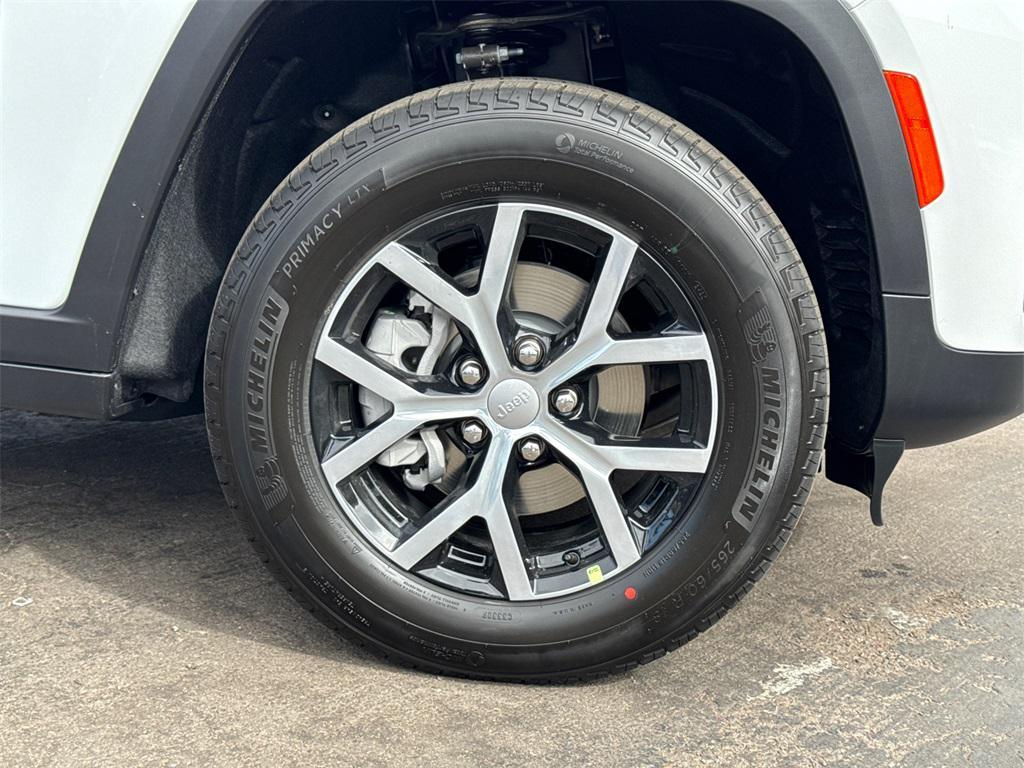 new 2025 Jeep Grand Cherokee car, priced at $44,925