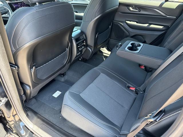 new 2025 Jeep Grand Cherokee car, priced at $34,925