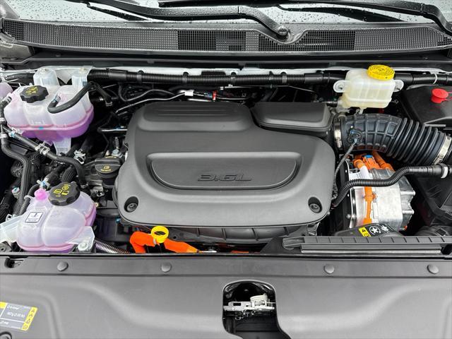 new 2025 Chrysler Pacifica Hybrid car, priced at $40,825