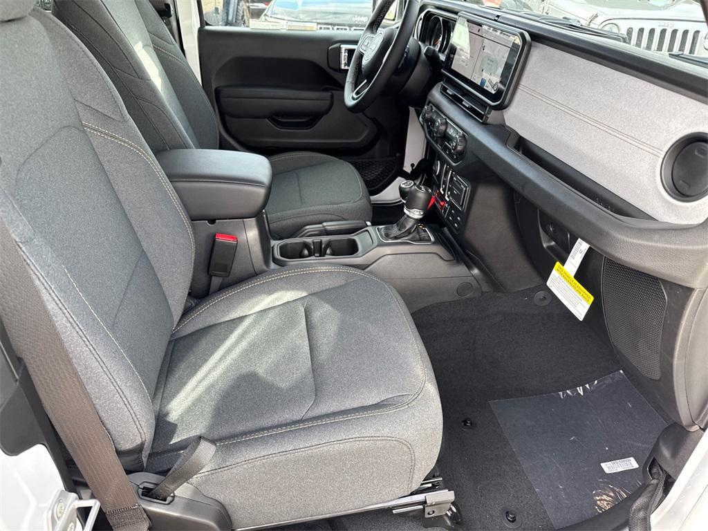 new 2025 Jeep Wrangler car, priced at $39,925