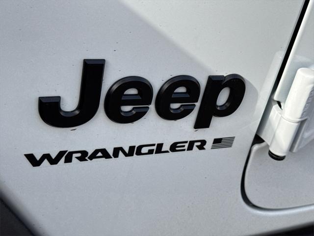new 2025 Jeep Wrangler car, priced at $42,925