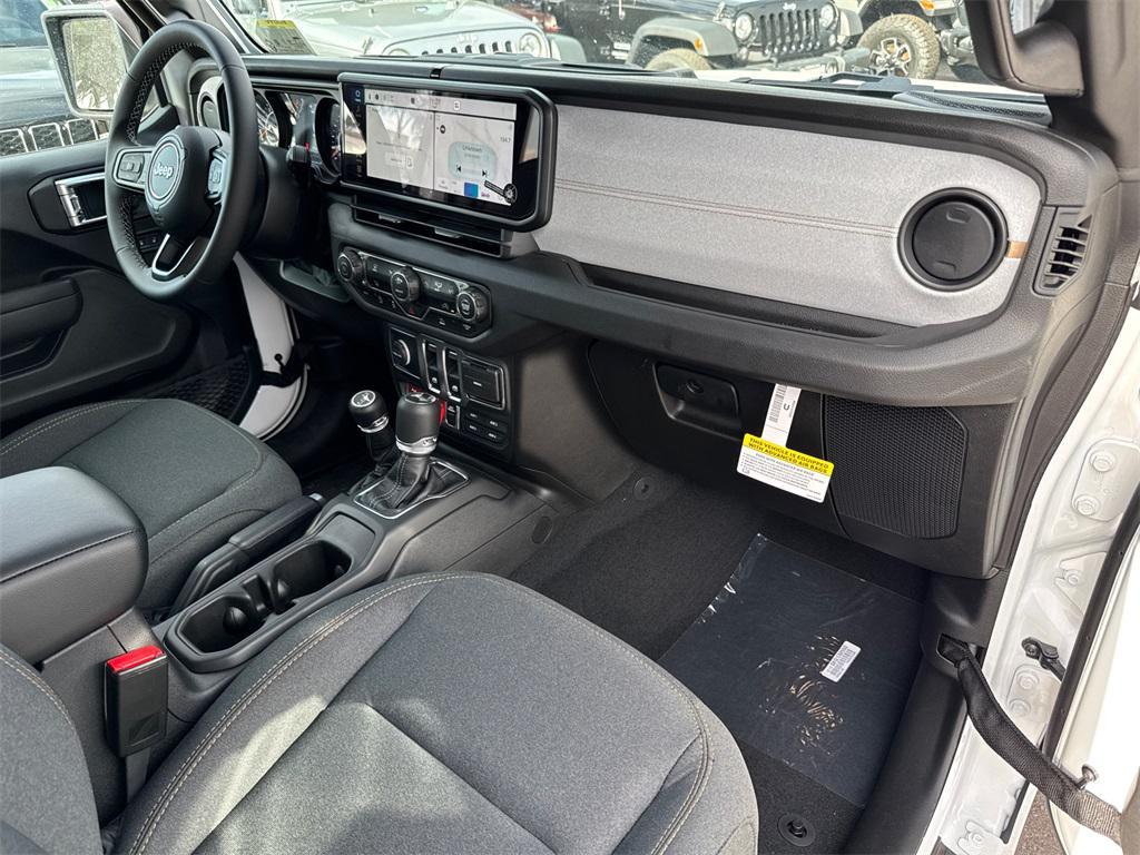 new 2025 Jeep Wrangler car, priced at $39,925