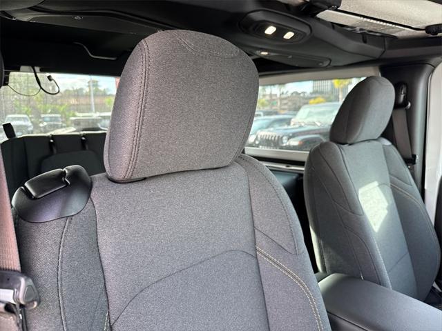 new 2025 Jeep Wrangler car, priced at $42,925