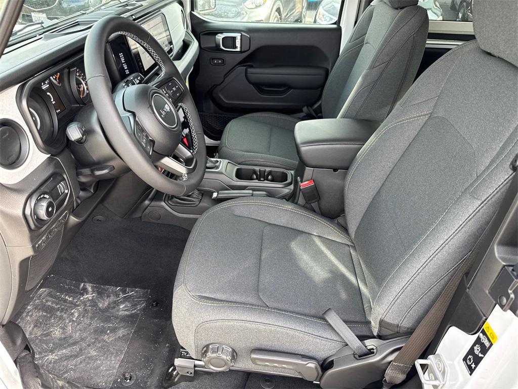 new 2025 Jeep Wrangler car, priced at $39,925