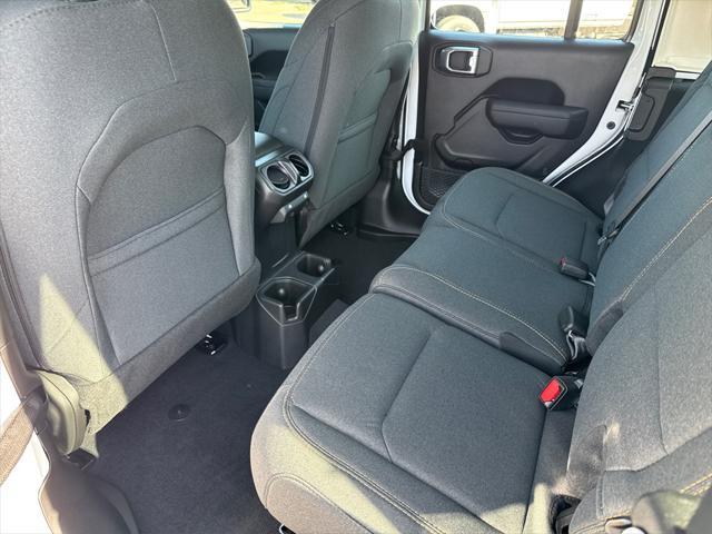 new 2025 Jeep Wrangler car, priced at $39,925