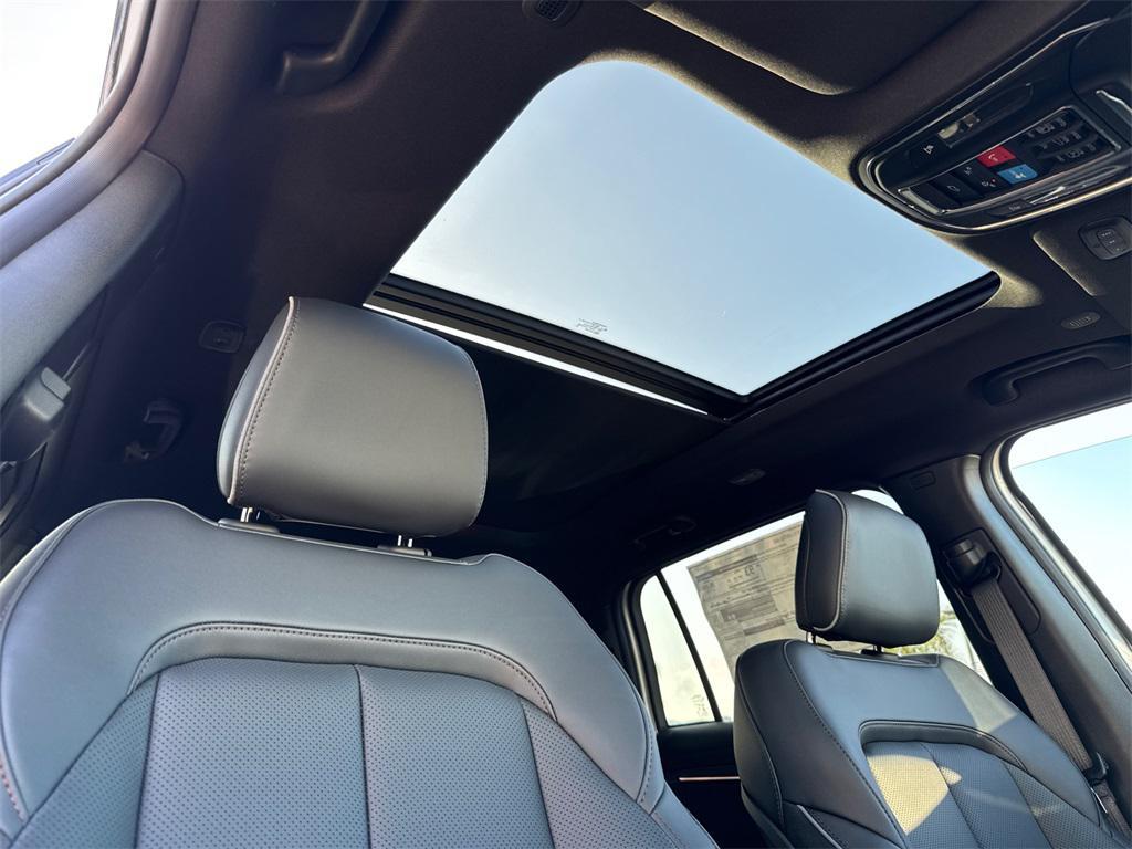 new 2025 Jeep Wagoneer S car, priced at $59,925