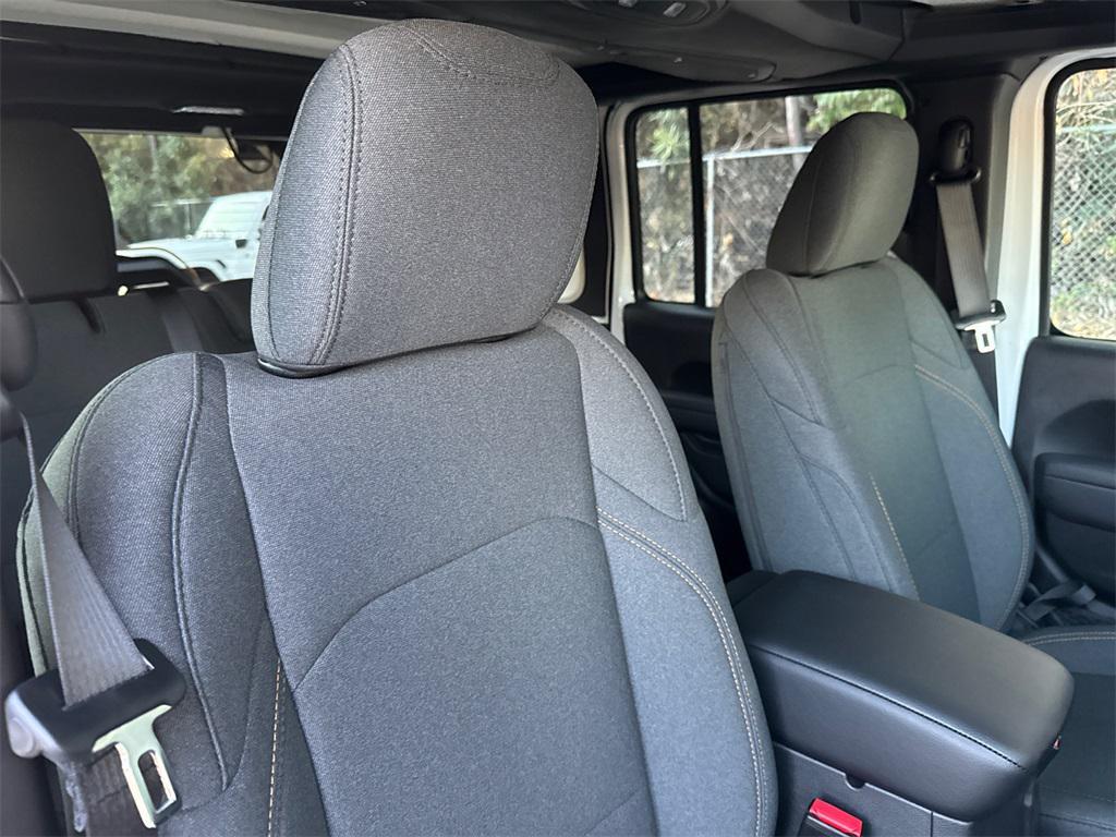 new 2025 Jeep Wrangler car, priced at $42,725