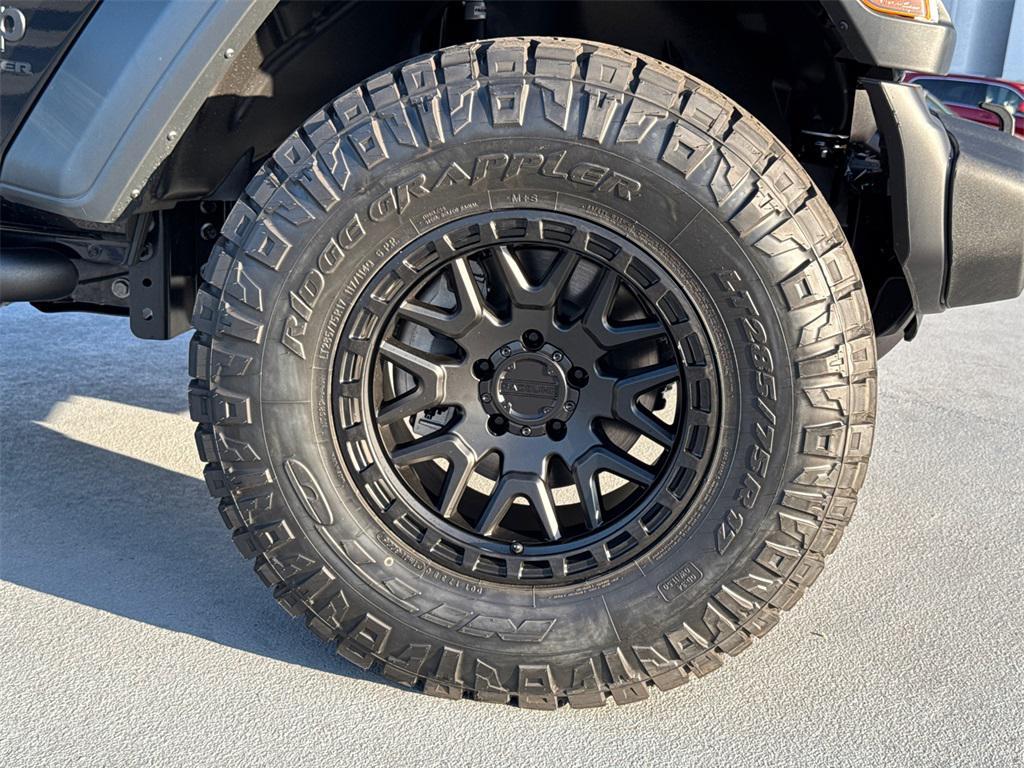 new 2025 Jeep Wrangler car, priced at $42,930
