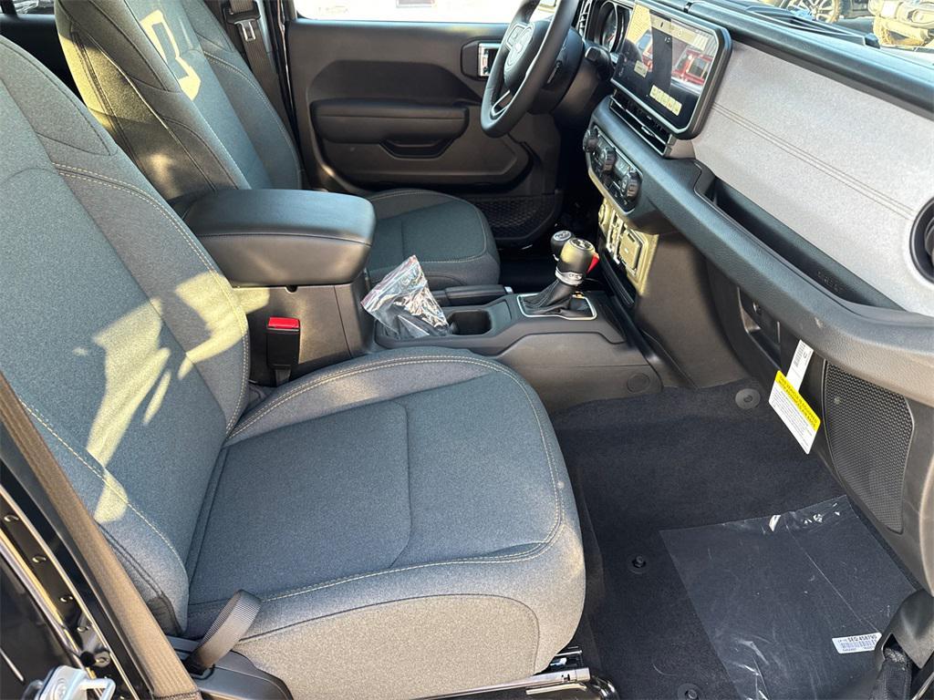 new 2025 Jeep Wrangler car, priced at $42,930