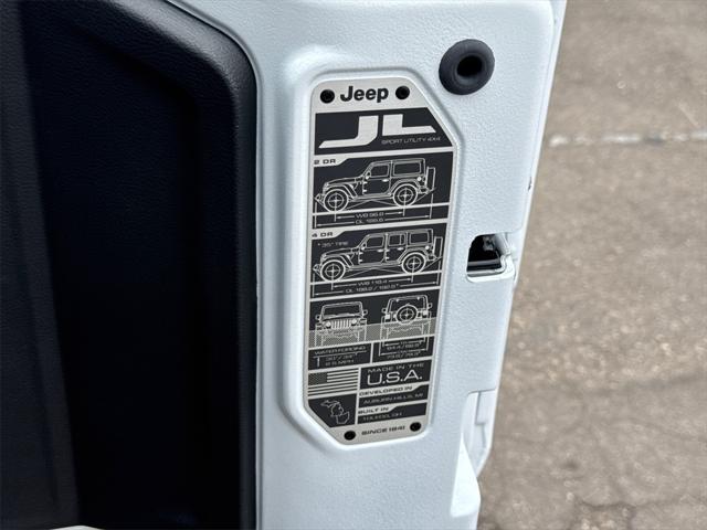 new 2025 Jeep Wrangler car, priced at $41,725