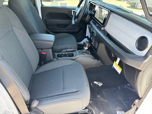 new 2025 Jeep Gladiator car, priced at $40,725
