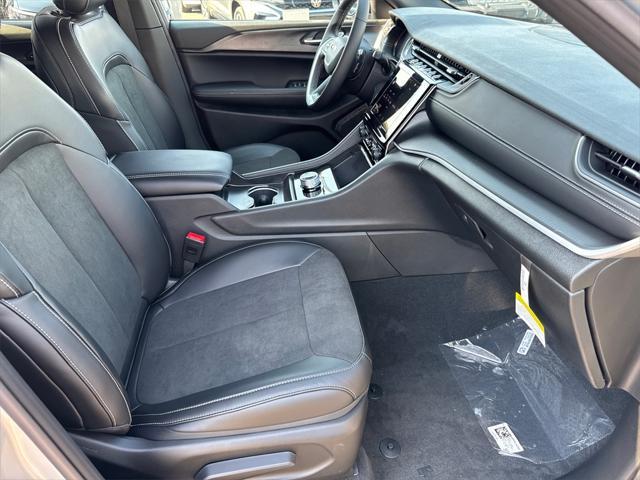 new 2025 Jeep Grand Cherokee L car, priced at $42,589