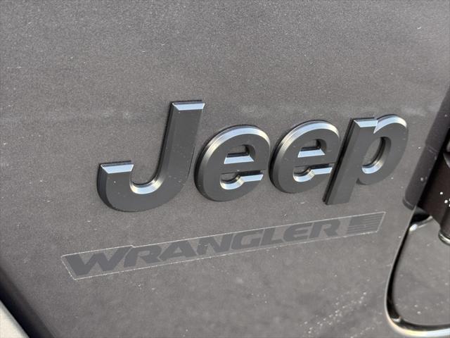 new 2025 Jeep Wrangler car, priced at $39,925