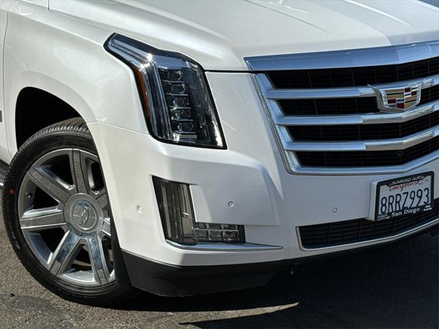 used 2020 Cadillac Escalade ESV car, priced at $35,888