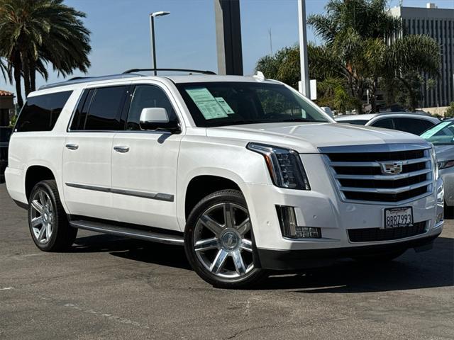 used 2020 Cadillac Escalade ESV car, priced at $35,888