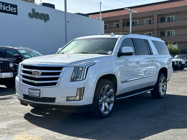 used 2020 Cadillac Escalade ESV car, priced at $35,888