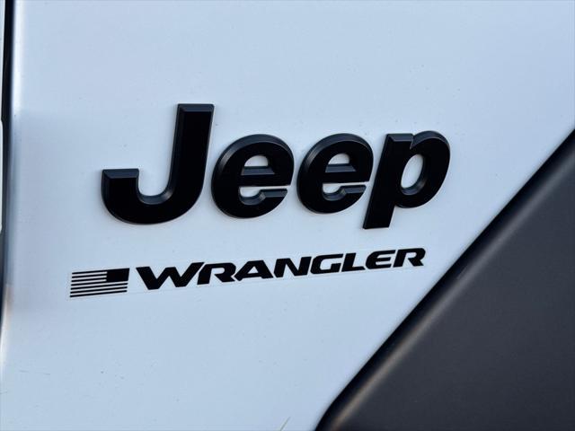 new 2025 Jeep Wrangler car, priced at $43,925