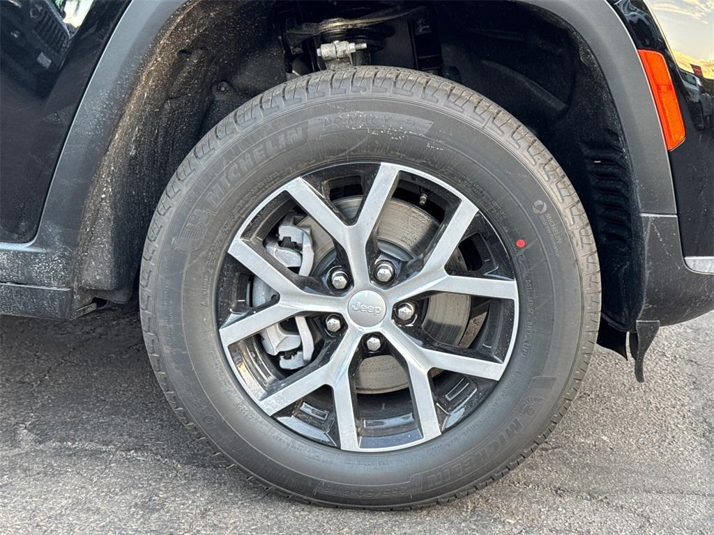 new 2025 Jeep Grand Cherokee L car, priced at $45,925