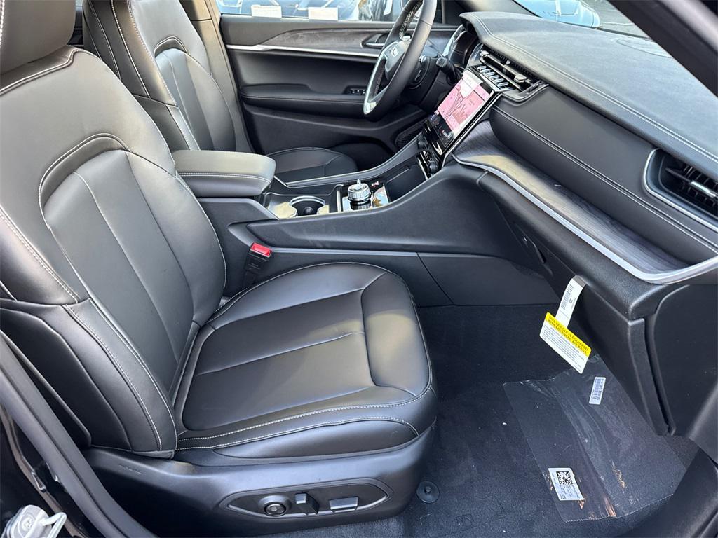 new 2025 Jeep Grand Cherokee L car, priced at $45,925