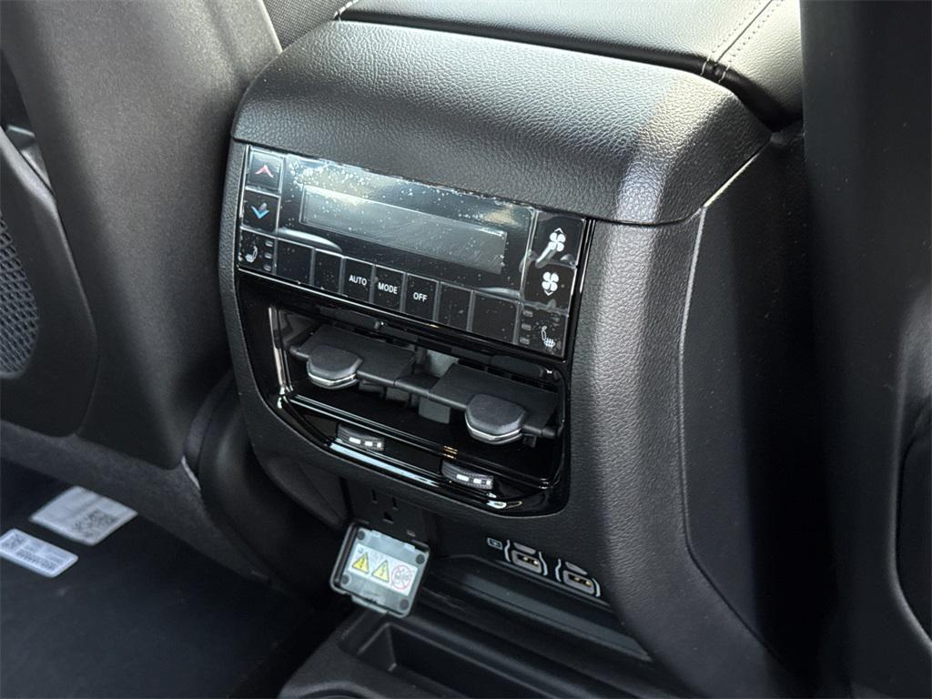 new 2025 Jeep Grand Cherokee L car, priced at $45,925