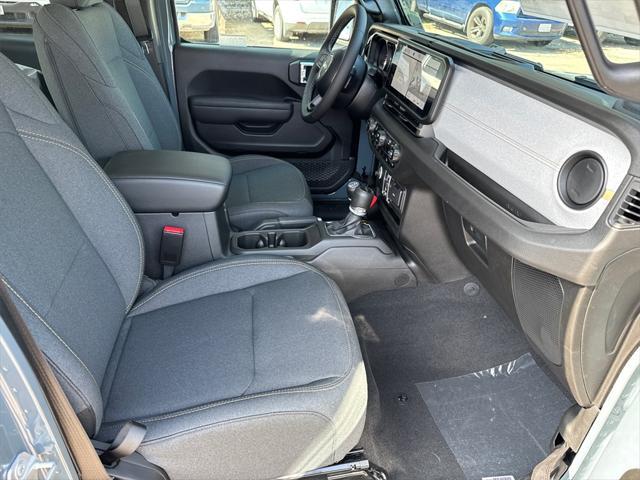 new 2025 Jeep Gladiator car, priced at $43,425