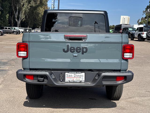 new 2025 Jeep Gladiator car, priced at $43,425