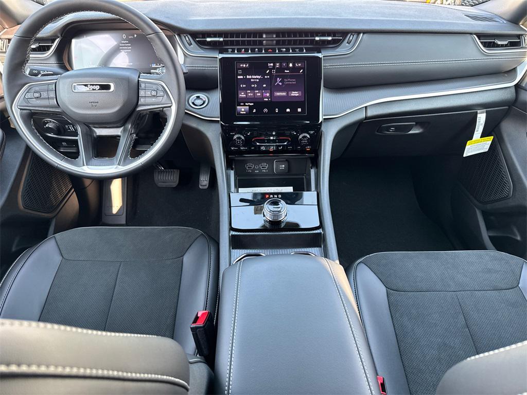new 2025 Jeep Grand Cherokee L car, priced at $41,925