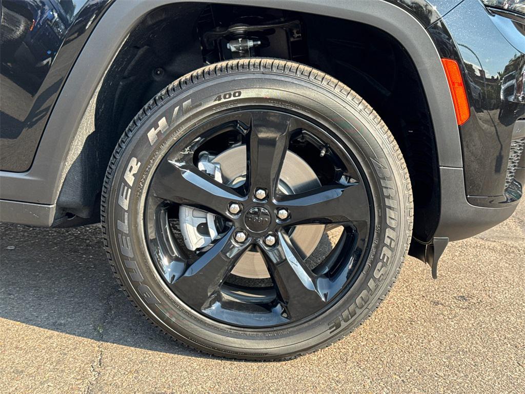 new 2025 Jeep Grand Cherokee L car, priced at $41,925