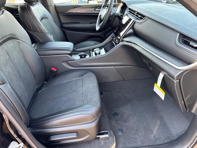 new 2025 Jeep Grand Cherokee L car, priced at $42,589
