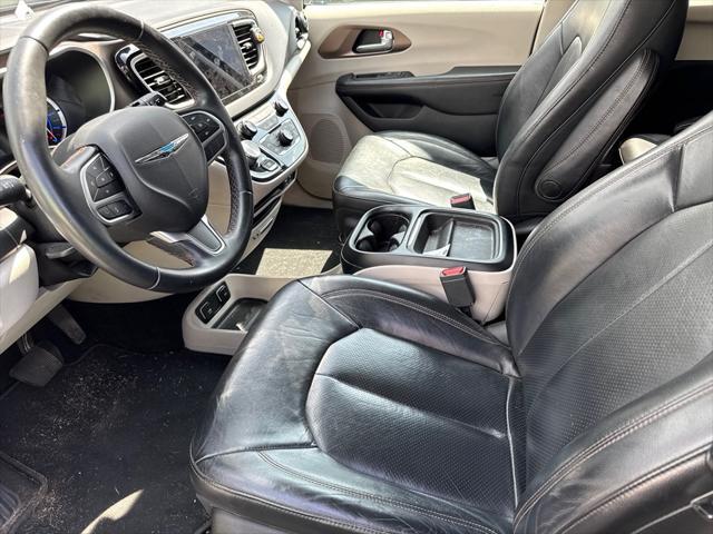 used 2018 Chrysler Pacifica Hybrid car, priced at $18,554