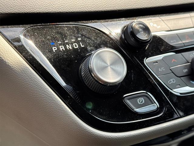 used 2018 Chrysler Pacifica Hybrid car, priced at $18,554