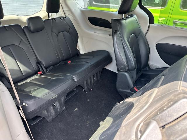 used 2018 Chrysler Pacifica Hybrid car, priced at $18,554
