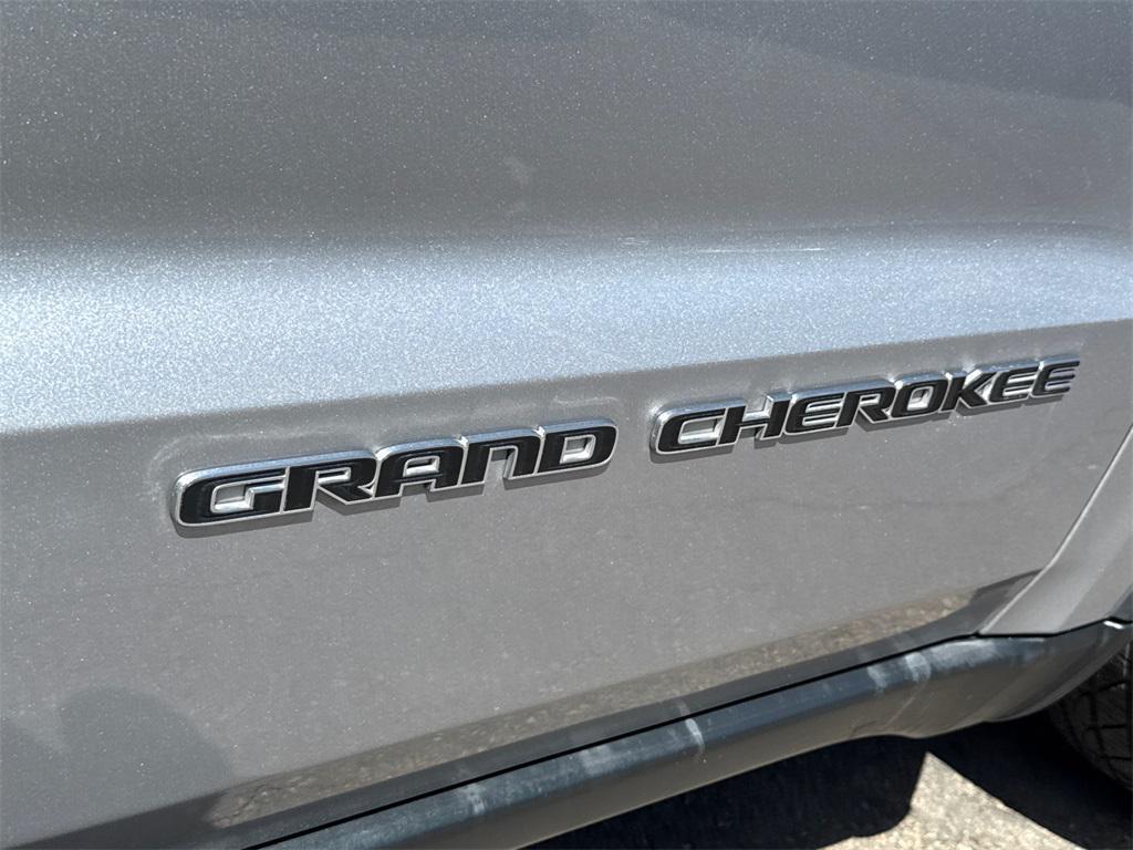 used 2021 Jeep Grand Cherokee car, priced at $21,355