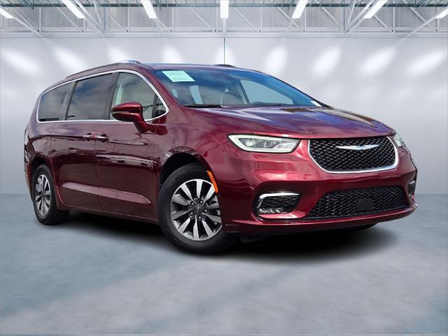 used 2021 Chrysler Pacifica Hybrid car, priced at $23,325