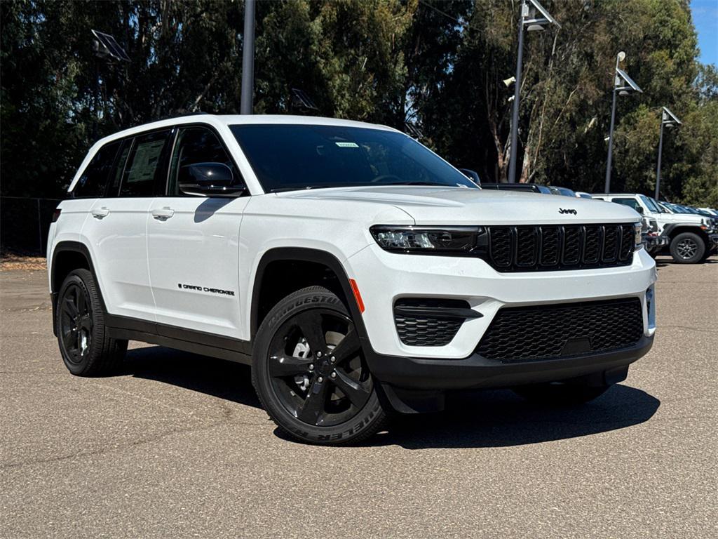 new 2025 Jeep Grand Cherokee car, priced at $44,175
