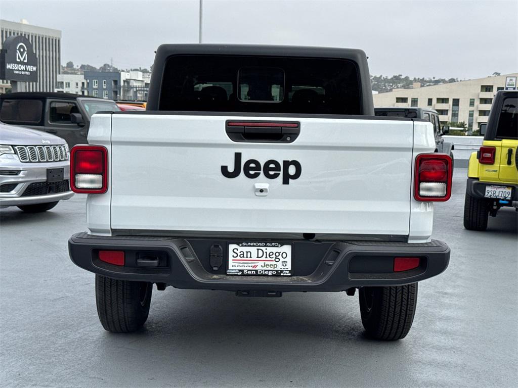 new 2025 Jeep Gladiator car, priced at $41,725