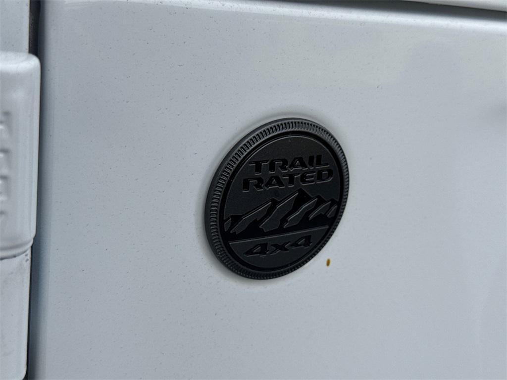 new 2025 Jeep Gladiator car, priced at $41,725