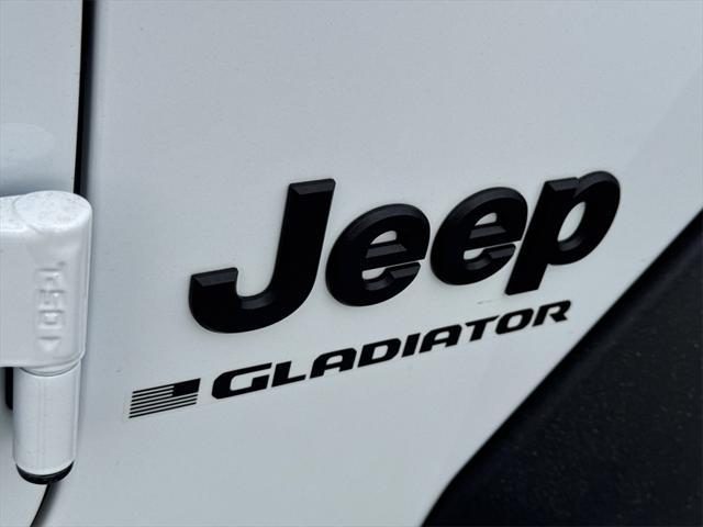 new 2025 Jeep Gladiator car, priced at $42,048