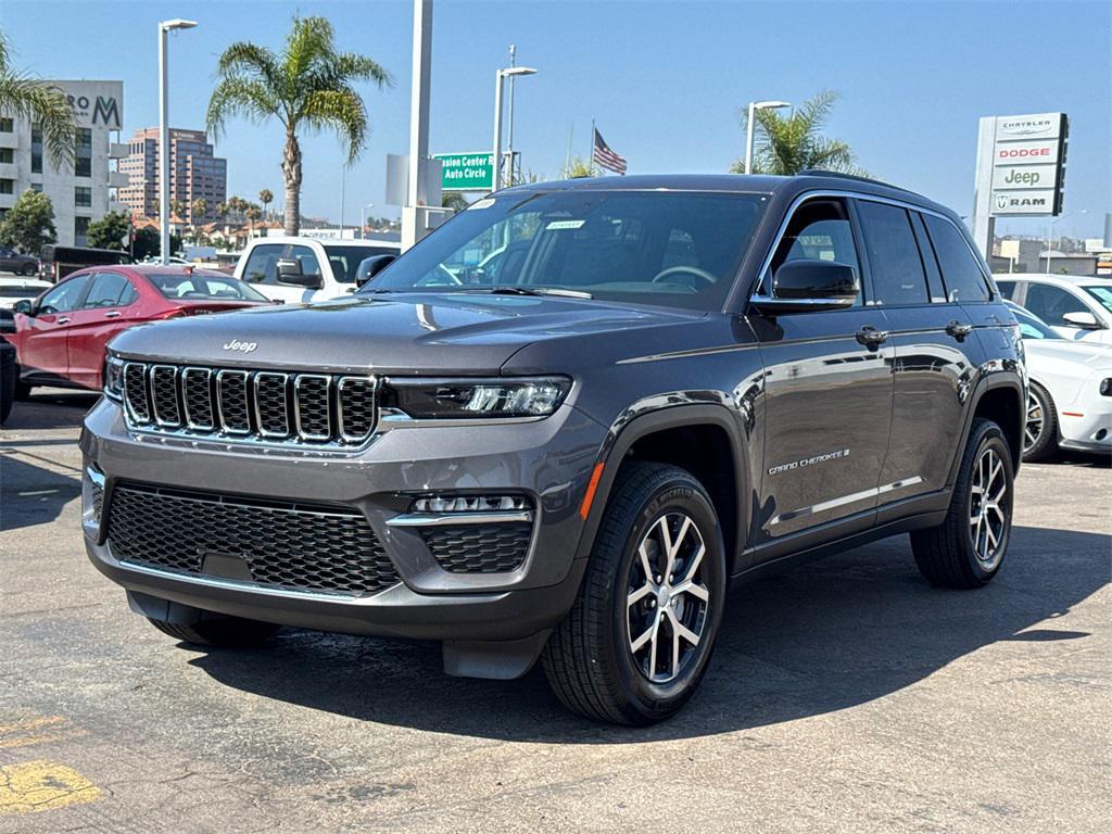 new 2025 Jeep Grand Cherokee car, priced at $46,925