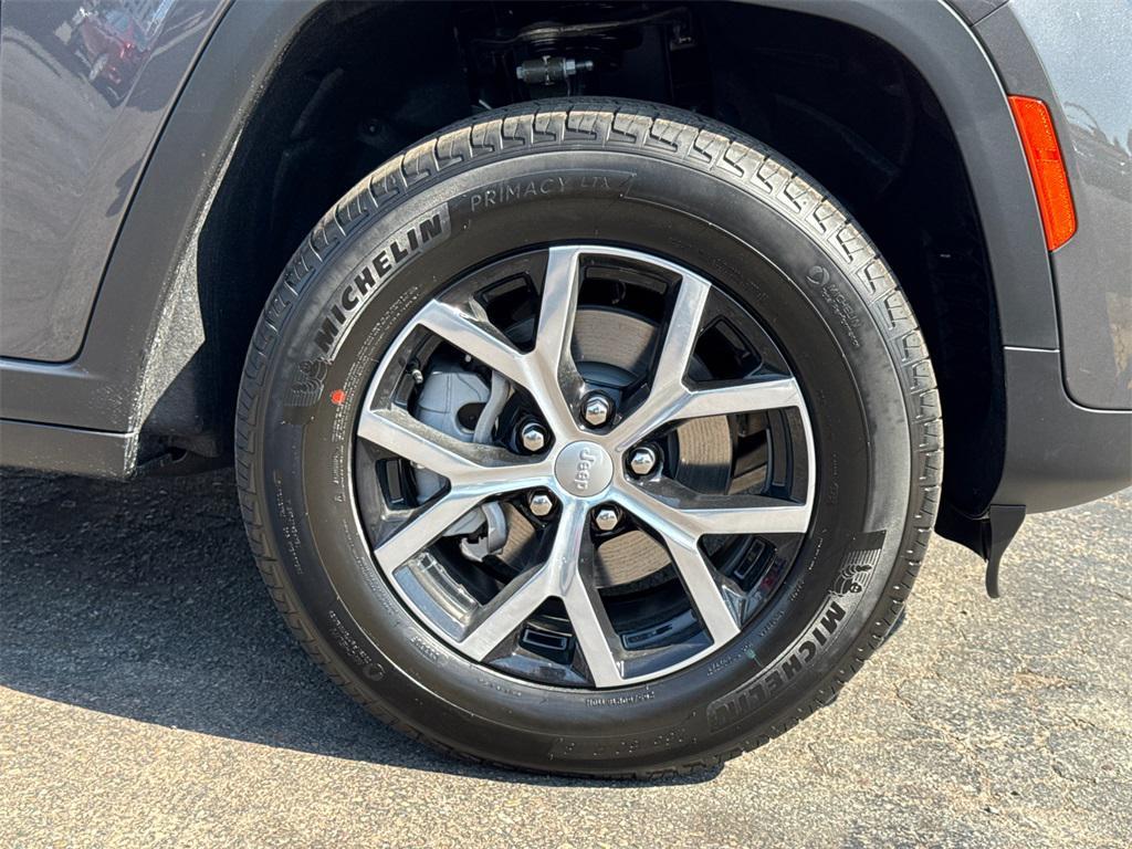new 2025 Jeep Grand Cherokee car, priced at $46,925