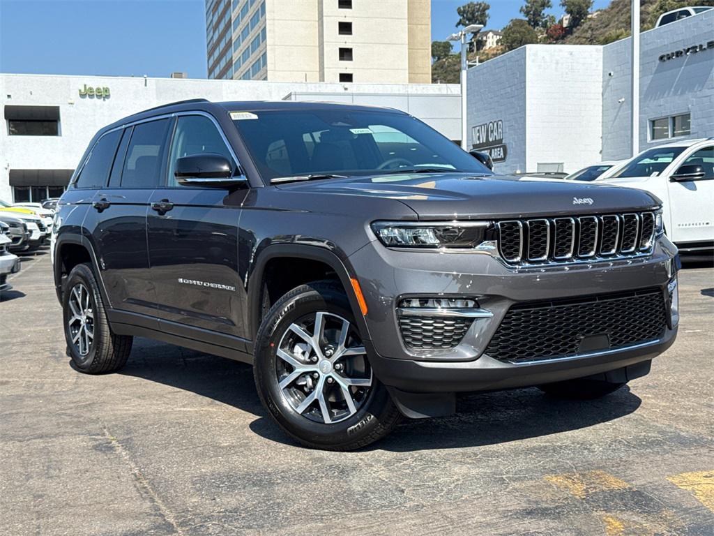 new 2025 Jeep Grand Cherokee car, priced at $46,925