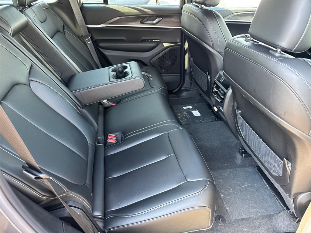 new 2025 Jeep Grand Cherokee car, priced at $46,925