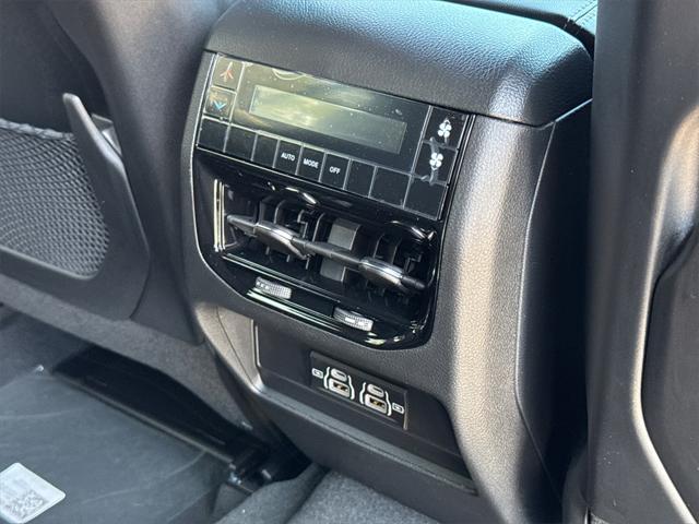 new 2025 Jeep Grand Cherokee L car, priced at $37,925
