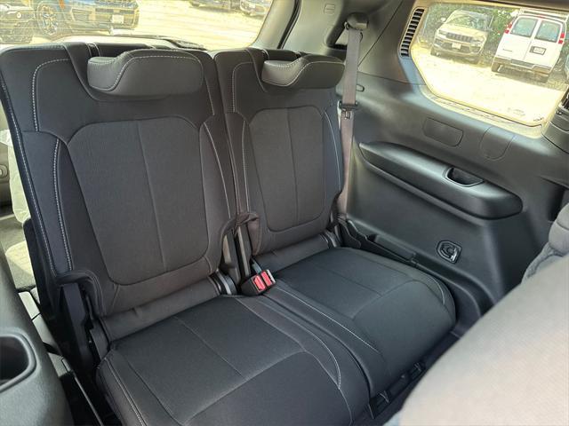 new 2025 Jeep Grand Cherokee L car, priced at $37,925