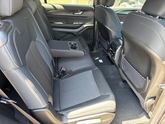 new 2025 Jeep Grand Cherokee L car, priced at $37,925